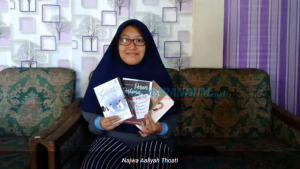 Menulis Cerpen : Siswi SMAN 1 Tarik Juara